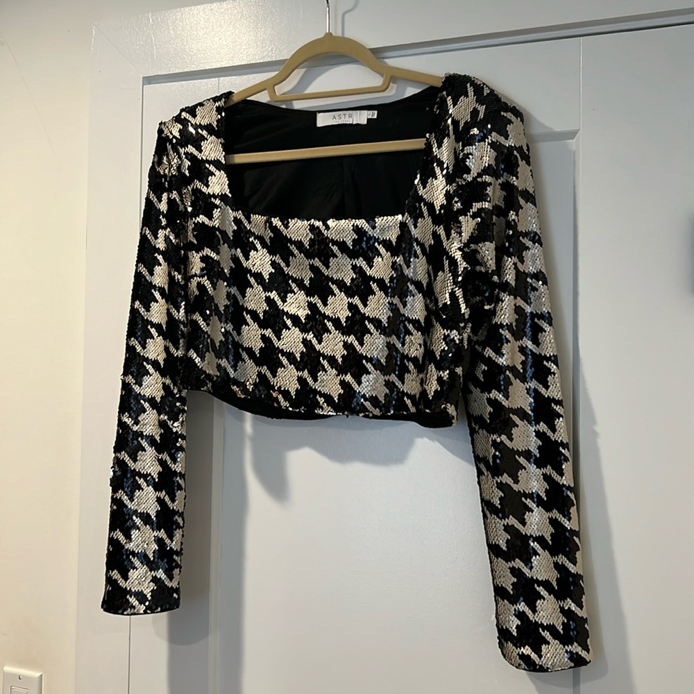 ASTR the label sequin top